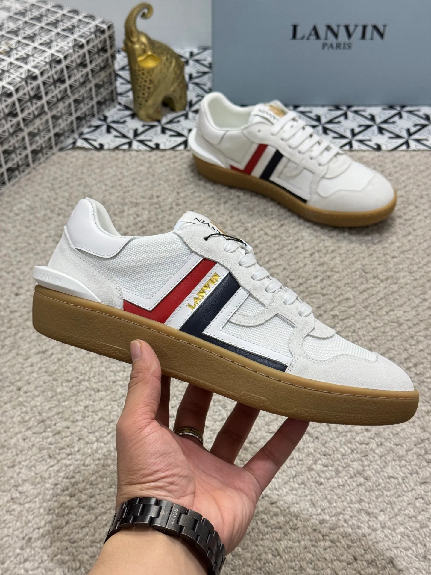 Men's men's shoes 💰520 [New style] 🦈🦈lanvin #LANVIN spring and summer series new colors ❤️‍🔥The latest lace-up fashionable casual Forrest Gump running shoes~bumpr high-quality couple 👫 series!! The latest trendy products of the season. Many bloggers have planted grass and purchased the original molds for customization. The uppers are nubuck leather. They are very versatile, fashionable and casual, and are comfortable to wear on the feet. Recommended! The original molds have clear logo rubber bottoms, which are non-slip and wear-resistant. Size: Female 36~40 Male 38-44 (45 customized
